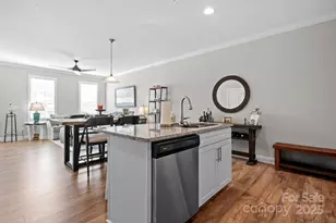 110 W Pine St, Lincolnton, NC 28092 - Photo 8