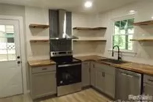 418 Bradley St, Maggie Valley, NC 28751 - Photo 4