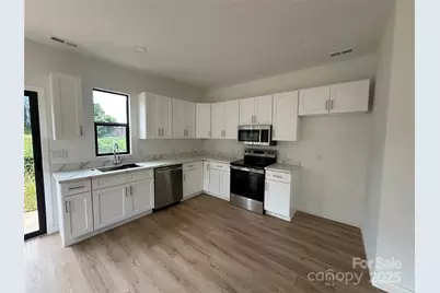 804 3rd Street Place SW, Hickory, NC 28602 - Photo 4