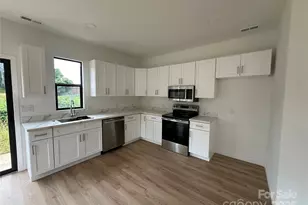 804 3rd St Pl SW, Hickory, NC 28602 - Photo 4