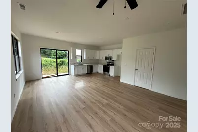 804 3rd Street Place SW, Hickory, NC 28602 - Photo 2