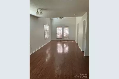 5884 Prescott Court, Charlotte, NC 28269 - Photo 4