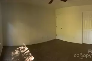 5884 Prescott Ct, Charlotte, NC 28269 - Photo 8