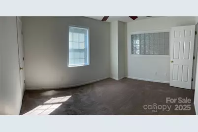 5884 Prescott Court, Charlotte, NC 28269 - Photo 10