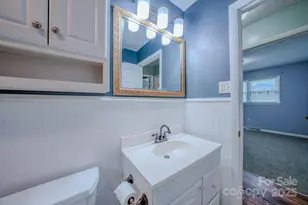 109 Chapman Dr, Asheville, NC 28805 - Photo 32