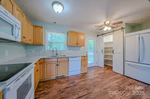 109 Chapman Dr, Asheville, NC 28805 - Photo 8