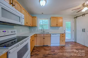 109 Chapman Dr, Asheville, NC 28805 - Photo 6