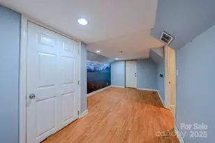 109 Chapman Dr, Asheville, NC 28805 - Photo 26