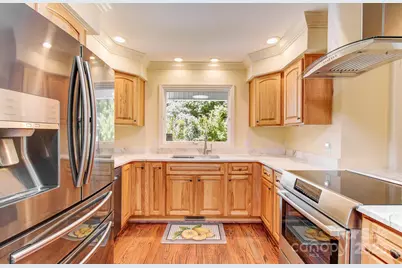 305 E High Point Lane, Hendersonville, NC 28791 - Photo 4