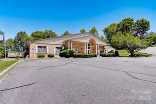 305 E High Point Ln, Hendersonville, NC 28791 - Photo 36