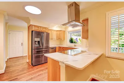 305 E High Point Lane, Hendersonville, NC 28791 - Photo 6