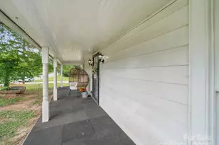 828 N Main St, Mount Pleasant, NC 28124 - Photo 2