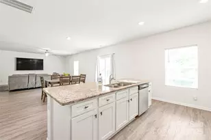 2340 Lanza Dr, Charlotte, NC 28215 - Photo 8