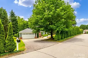 74 Eastmoor Dr, Asheville, NC 28805 - Photo 2