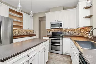 6028 Zinnia Dr, Matthews, NC 28104 - Photo 18