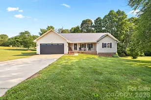 105 Saddlewood Ln, Statesville, NC 28625 - Photo 4