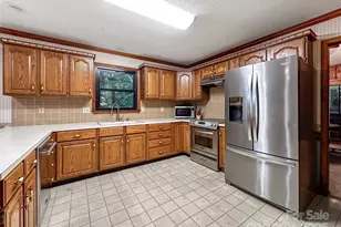 1700 Abbottsford Dr, Kernersville, NC 27284 - Photo 10