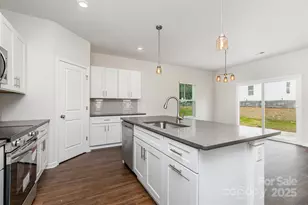 2039 Sadler Woods Ln, Charlotte, NC 28214 - Photo 4