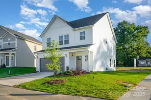 2039 Sadler Woods Ln, Charlotte, NC 28214 - Photo 2