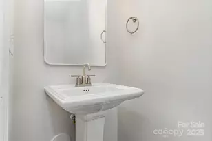 2055 Sadler Woods Ln, Charlotte, NC 28214 - Photo 10