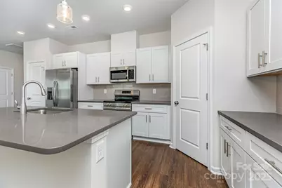 2059 Sadler Woods Lane, Charlotte, NC 28214 - Photo 6