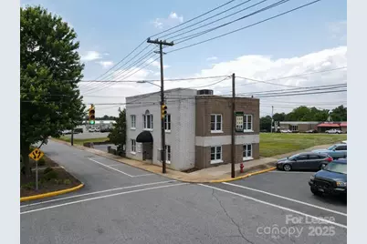 214 Main Avenue Drive, Taylorsville, NC 28681 - Photo 2