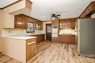 2619 Hopewell Church Rd, Sherrills Ford, NC 28673 - Photo 10