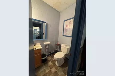 417 Cranberry Street, Newland, NC 28657 - Photo 6