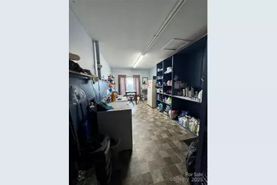 417 Cranberry Street, Newland, NC 28657 - Photo 4