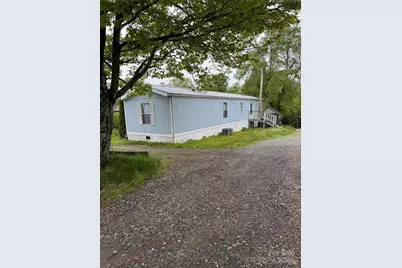 417 Cranberry Street, Newland, NC 28657 - Photo 2