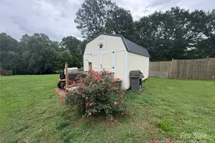 1895 Sandy Cir, Newton, NC 28658 - Photo 34