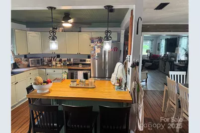 1895 Sandy Circle, Newton, NC 28658 - Photo 14