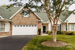 47 Victoria Park Dr, Hendersonville, NC 28792 - Photo 1