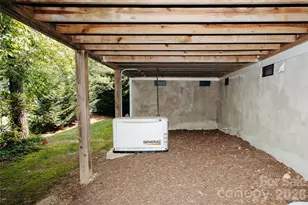 47 Victoria Park Dr, Hendersonville, NC 28792 - Photo 2