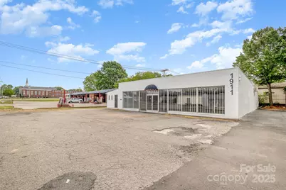 1911 E Ozark Avenue, Gastonia, NC 28054 - Photo 2