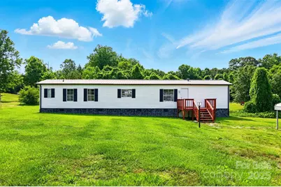 1016 S D Avenue, Maiden, NC 28650 - Photo 1