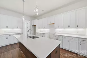 9117 Maybry Pk St, Charlotte, NC 28212 - Photo 10