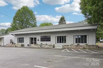 287 N Caldwell Street, Brevard, NC 28712 - Photo 2