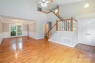 7114 Kinsmore Ln, Charlotte, NC 28269 - Photo 2