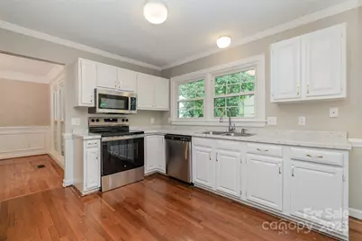 7114 Kinsmore Lane, Charlotte, NC 28269 - Photo 8