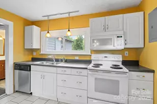 113 4th St, Black Mountain, NC 28711 - Photo 10