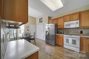 21214 W Tern Ct, Fort Mill, SC 29707 - Photo 4