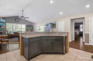 10 Gray Wolf Ln, Hendersonville, NC 28792 - Photo 14