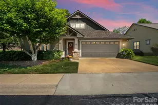 10 Gray Wolf Ln, Hendersonville, NC 28792 - Photo 6