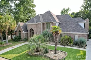 15708 Eagleview Dr, Charlotte, NC 28278 - Photo 2