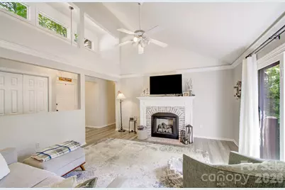 110 Spring Path, Hendersonville, NC 28739 - Photo 4