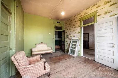 812 West Avenue NW, Lenoir, NC 28645 - Photo 18