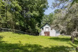 34 Oakgate Dr, Hendersonville, NC 28739 - Photo 14