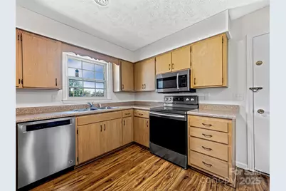 410 Golf View Condo Lane #2D, Hendersonville, NC 28739 - Photo 12