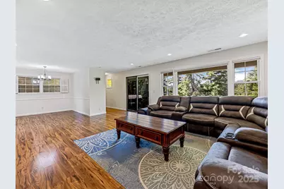 410 Golf View Condo Lane #2D, Hendersonville, NC 28739 - Photo 4